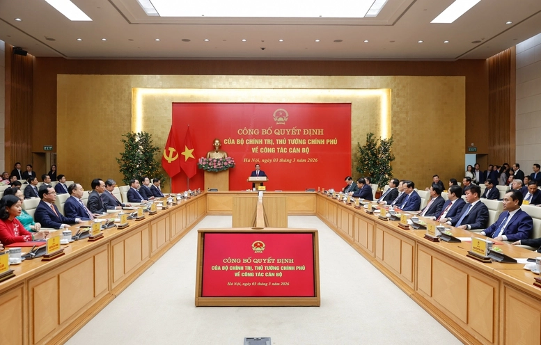 Thủ tướng trao quyết định chỉ định Phó Bí thư Đảng ủy Chính phủ và bổ nhiệm lãnh đạo 4 bộ, cơ quan ngang Bộ