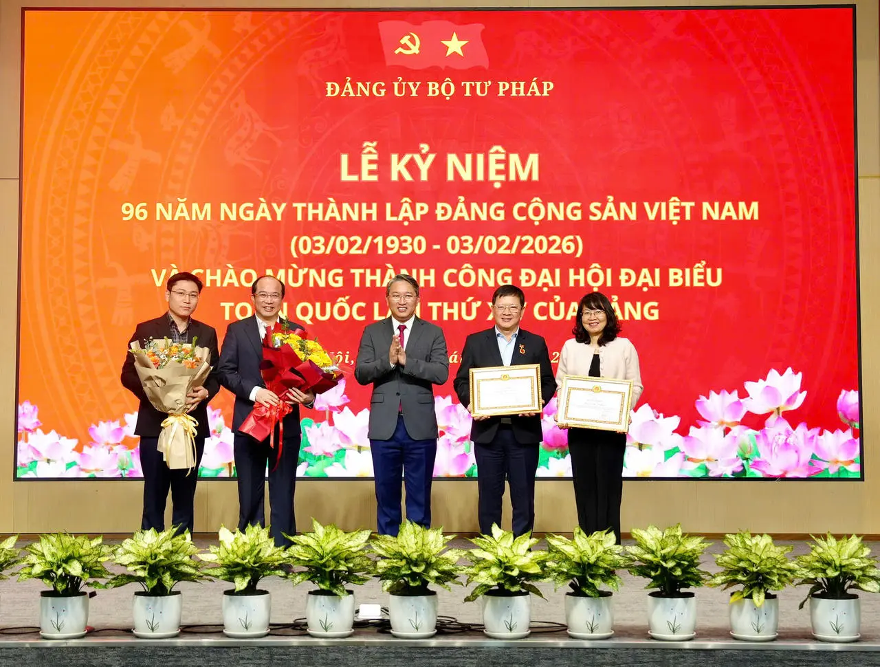 Bộ Tư pháp kỷ niệm 96 năm Ngày thành lập Đảng Cộng sản Việt Nam